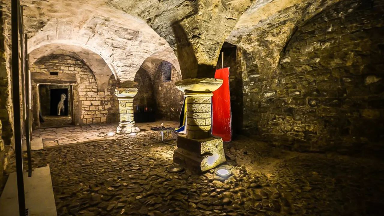 Old Town, Medieval Underground & Dungeon Tour